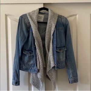 ALBERCROMBIE & FITCH Denim and Gray Women's Jacket. Size S
